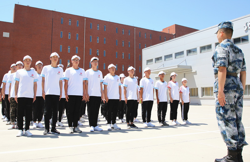 2019年7月1日，wnsr威尼斯北京集团大学生入职培训。